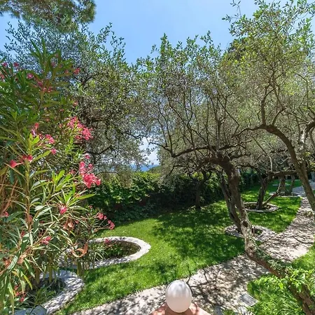With A Swimming Pool Overlooking The Sea Σπίτι διακοπών Σέστρι Λεβάντε