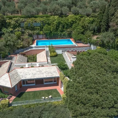 With A Swimming Pool Overlooking The Sea Σπίτι διακοπών *